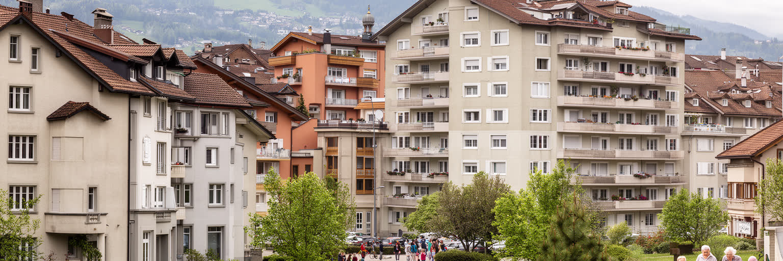 ベルンの集合住宅、旧市街の住まい、福祉施設、公園、家賃上昇を表す生活景観