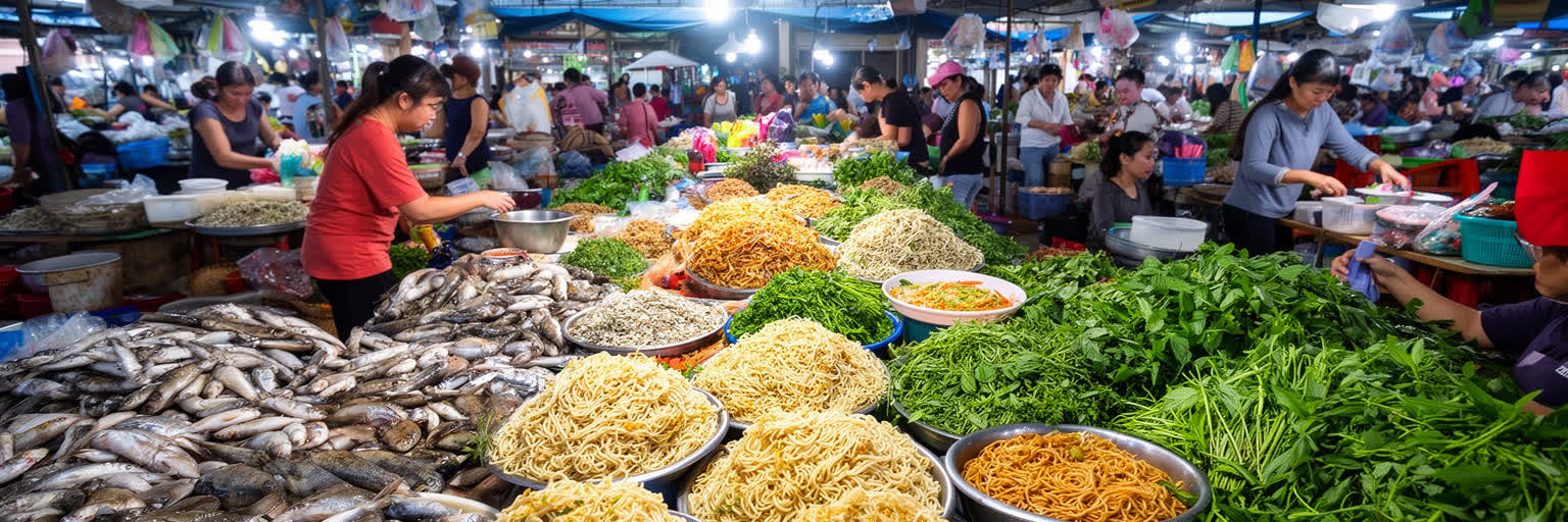ダナンの市場、麺料理、海産物、屋台を表す景観