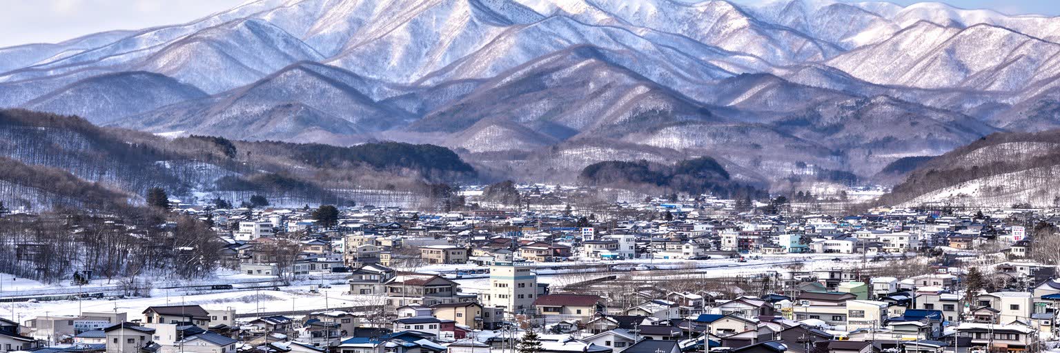 札幌、小樽、富良野、知床、温泉、雪山が連なる北海道の観光と自然
