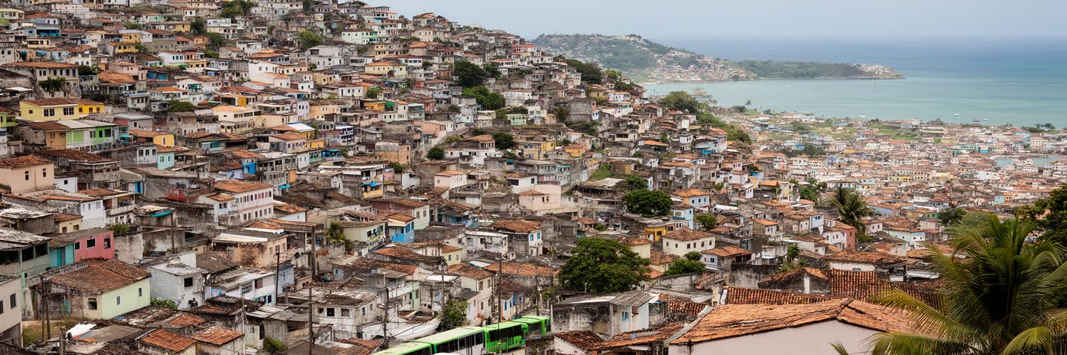 サルヴァドールの住宅地と都市の不平等