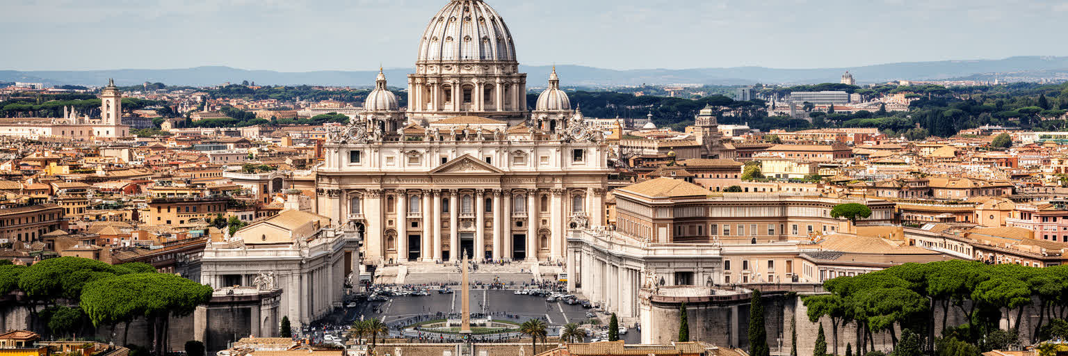 ローマ市街に囲まれた城壁、サン・ピエトロ広場、庭園が示すバチカン市国の主権地理